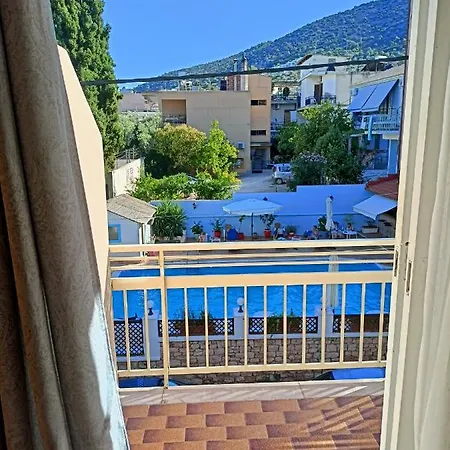 Tina * Τολό